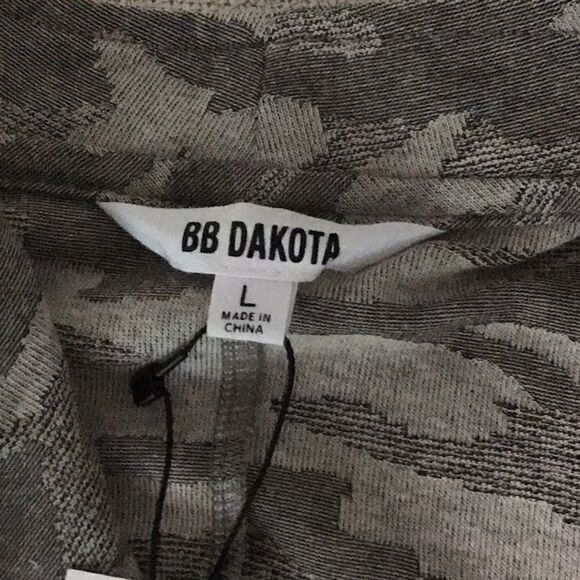 BB Dakota Now You See Me Camo Draped Tie Back Jacket - Picture 9 of 11